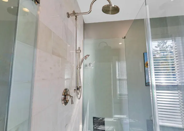 4 Bed Townhome Near Goodale Park