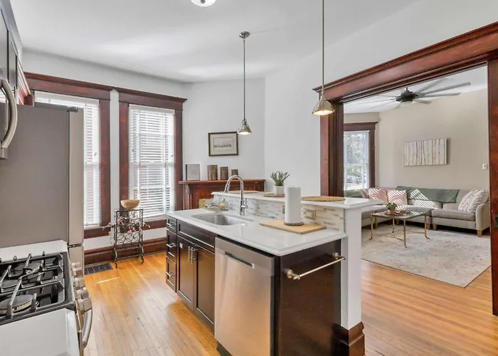 4 Bed Townhome Near Goodale Park Сasa de vacaciones Columbus