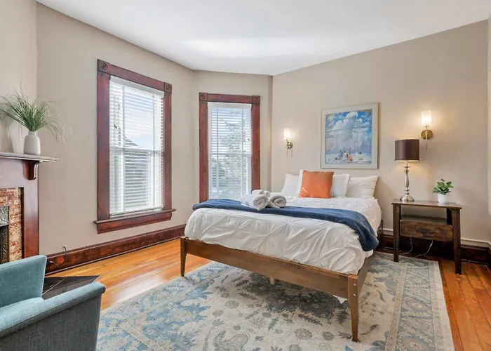 Сasa de vacaciones 4 Bed Townhome Near Goodale Park *
