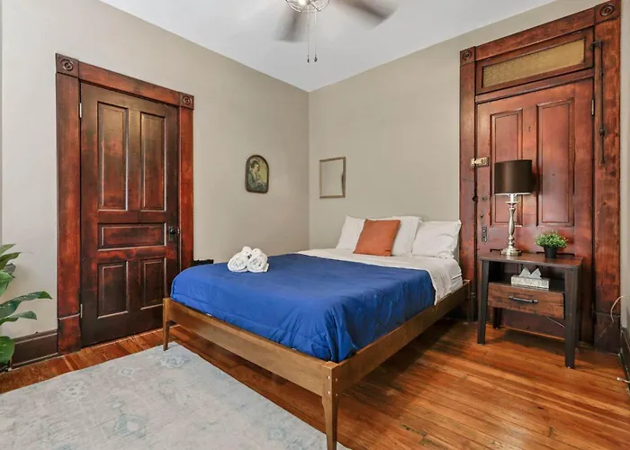 4 Bed Townhome Near Goodale Park *