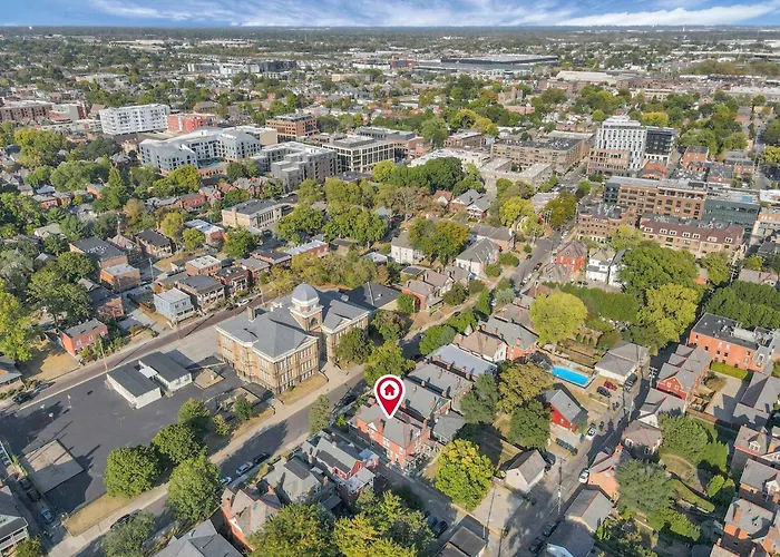 4 Bed Townhome Near Goodale Park