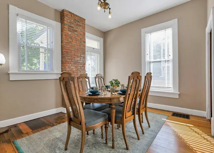 4 Bed Townhome Near Goodale Park Columbus