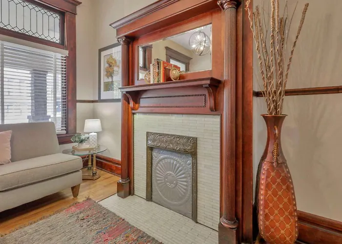 4 Bed Townhome Near Goodale Park